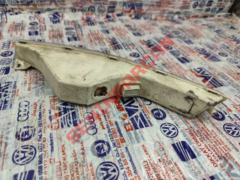 3C0953042E - SINYAL LAMBASI