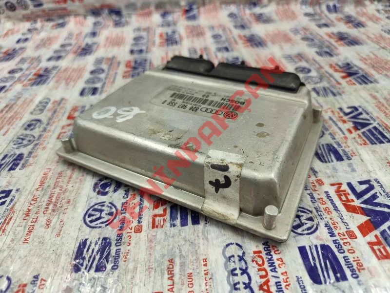 8D0907558B - BENZİNLİ MOTOR KONTROL ÜNİTESİ