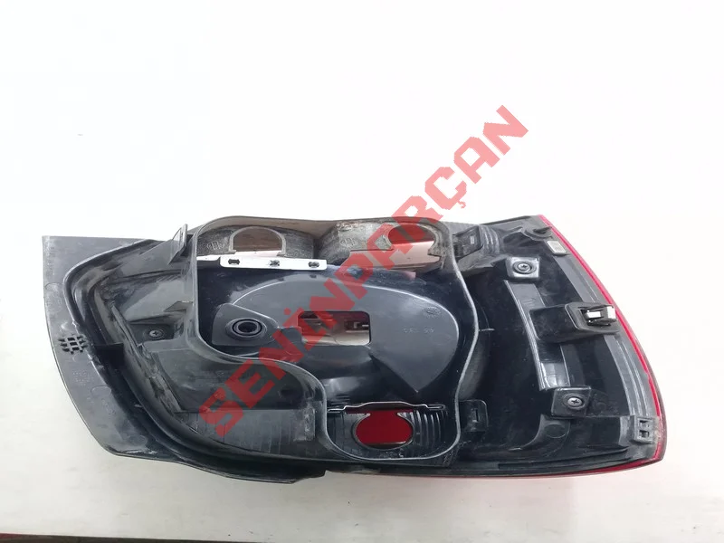 6R0945096M - ARKA SİS LAMBASI BULUNAN